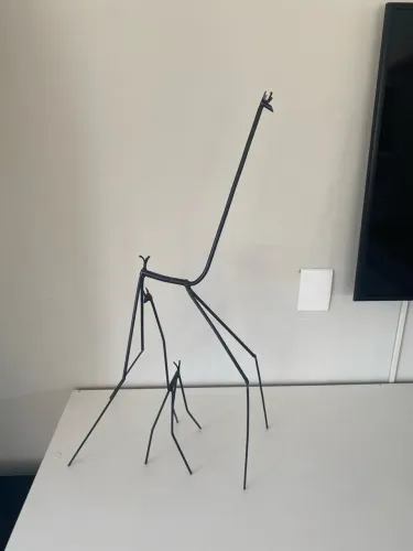 Escultura de Girafa em Ferro Artesanal com Filhote