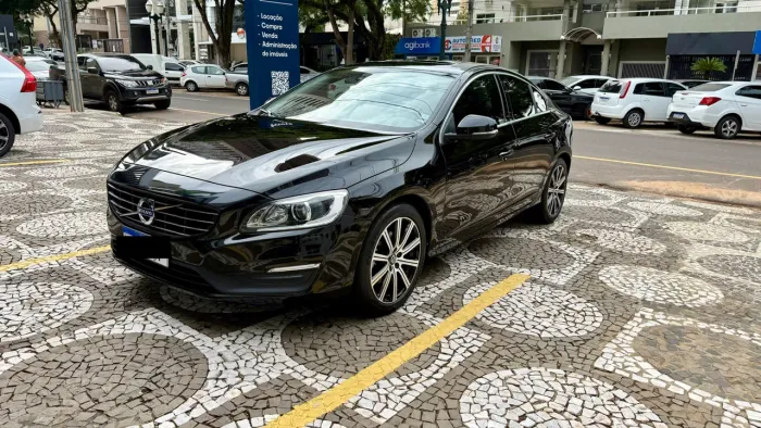 Volvo S60 T-5 Momentum 2.0 245cv 4P 2016