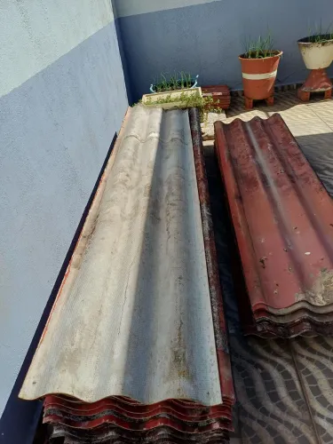 Vende-se Telhas Usadas.