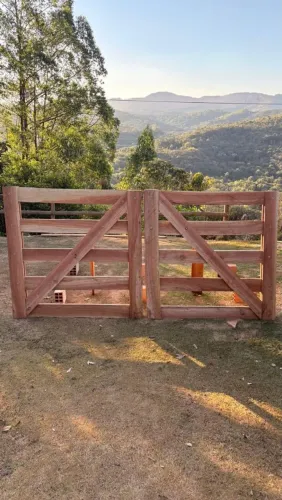 Porteira de eucalipto