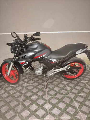 Vende se moto