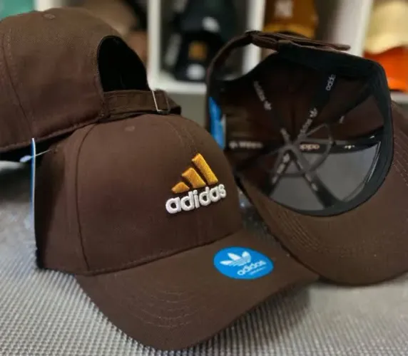 BONÉ ADIDAS MARROM NOVO 