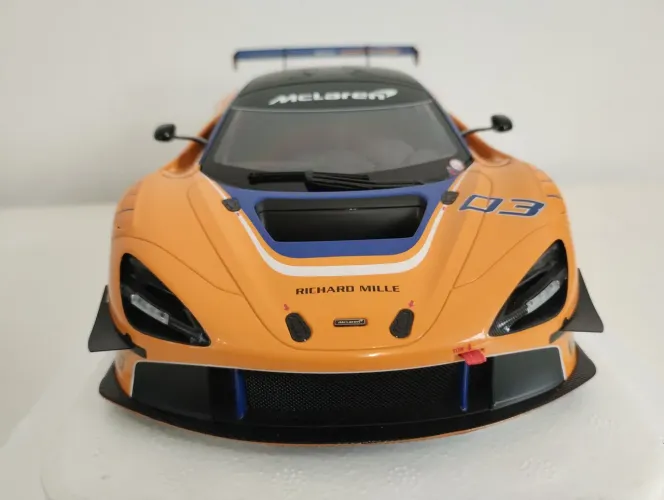 Miniatura Autoart 1/18 McLaren 720s GT3 laranja