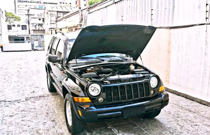 Jeep Cherokee Sport 3.7 4X4 V6 12V Aut. 2006