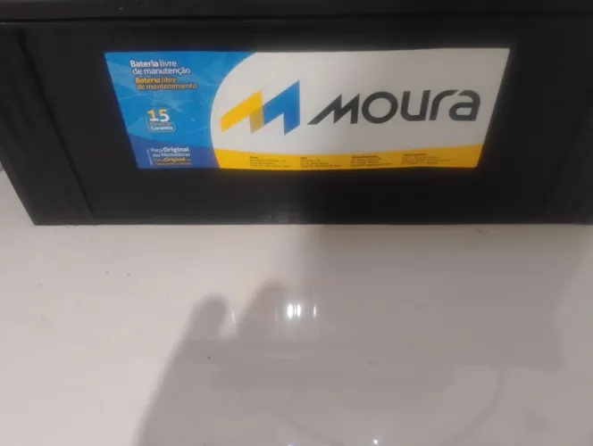 Bateria Moura 12 v 180 amperes semi nova nunca usada em caminhão