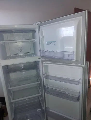 Geladeira Eletrolux  branca 