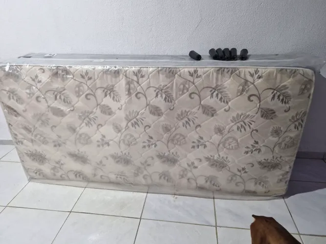 Cama de solteiro box