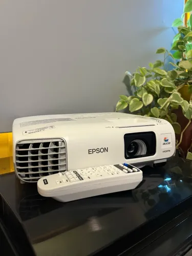 Projetor Epson Powerlite 965 XGA HD, 3500 Lumens.
