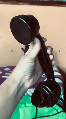 Telefone Antigo Preto de Disco