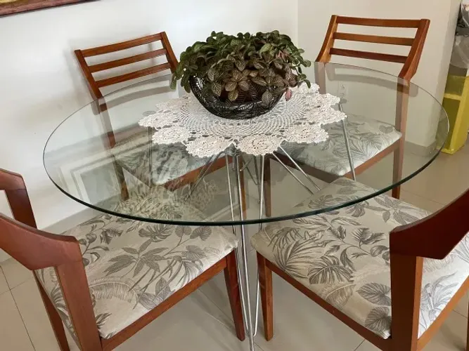 MESA DE 4 LUGARES