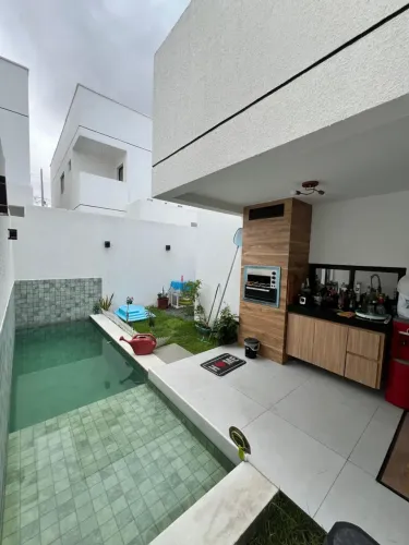 OJ-Casa com piscina no Condomínio Vila Zoe