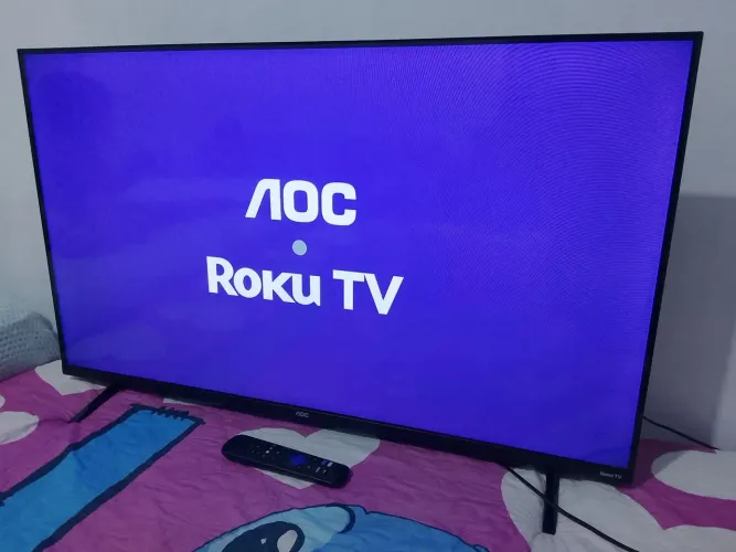 Smart tv AOC roku 43 polegadas, em perfeito estado!!!!