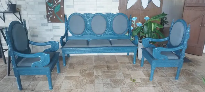 Vendo sofá colonial em perfeito estado 