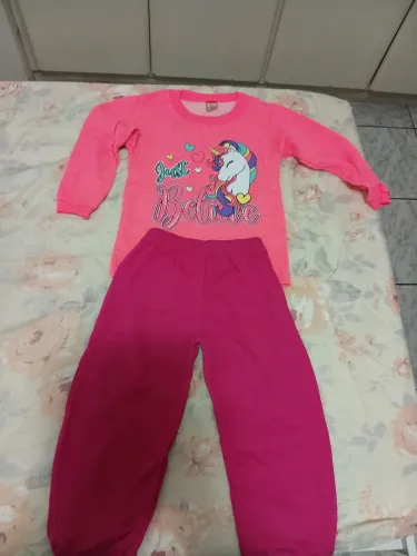 Dois conjuntos moleton infantil para menina , ninca usado.