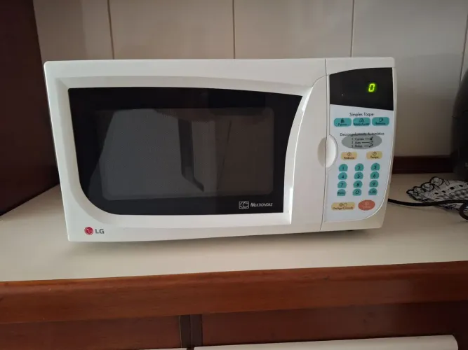 Microondas LG 19 litros 127v funcionando perfeitamente