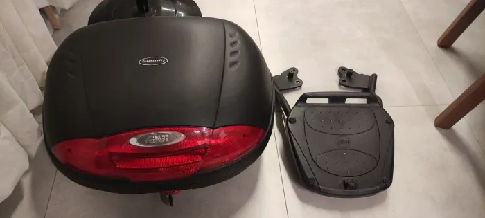 BAU GIVI 45L JÁ COM O SUPORTE CB TWISTER300F