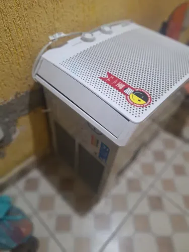 Vendo ar condicionado semi novo