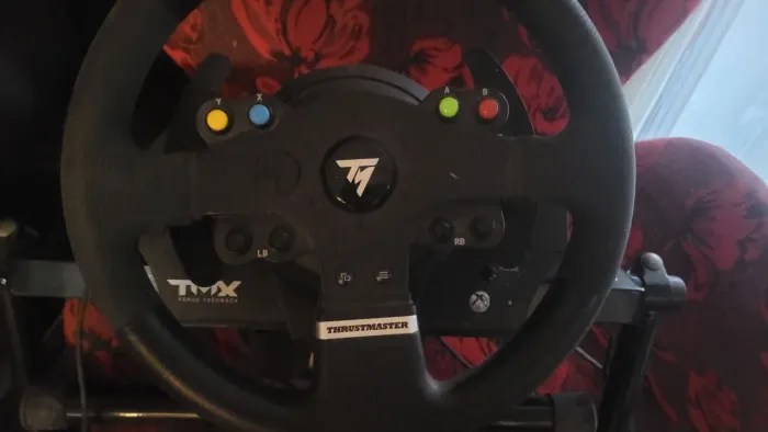 Volante thrustmaster tmx force feedback