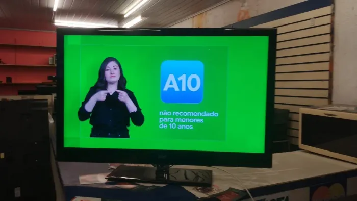TV de LED, 46 polegadas, ótimo estado 