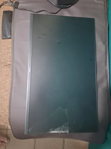 Monitor Samsung 24 polegadas (tela quebrada)