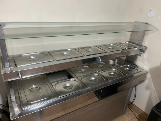 Vendo self service quente frio semi novo