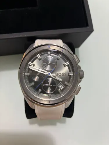 Relógio Hugo Boss de 1800 por 800