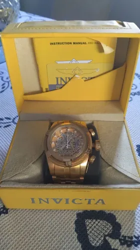 Vendo invicta Zeus em perfeito estado 