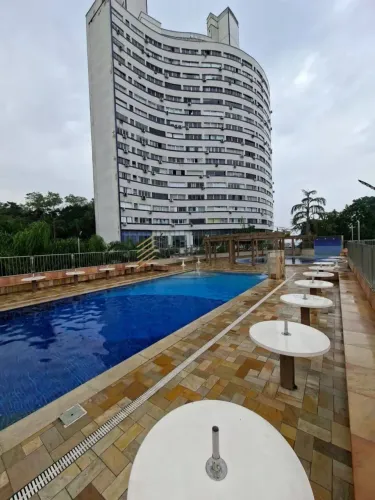 Apartamento mobiliado e lazer completo, com vista incrível para locação na Ilha Porchat -S