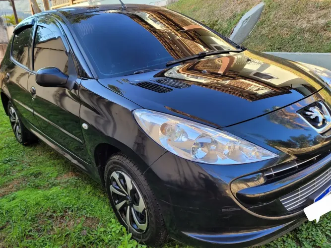 Peugeot 207 XR 1.4 Flex 8V 5P 2013