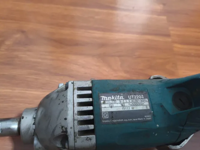 MISTURADOR ELÉTRICO MAKITA UT 2204
