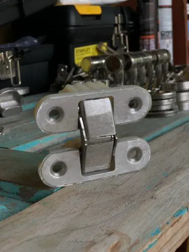 Dobradiça invisível/ Dobradiça Oculta (Nylon e Metal)