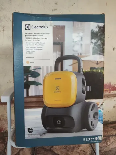 Vende-se um motor para limpeza em geral