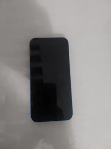 Iphone 13 / 128 Gb  COR:azul claro. Obs: tem uma listra branca na tela mas não atrapalha .