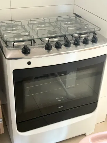 Fogão Consul branco de 6 bocas