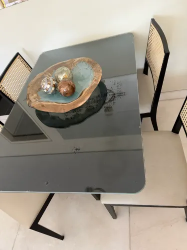 Mesa de jantar com cadeiras