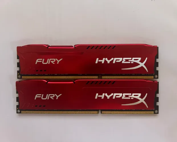 Kit Memória Ram Hyperx Fury Ddr3 16gb (2x8gb) 1866mhz Vermelha Usada
