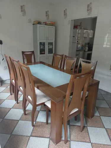 Mesa 8 lugares com cadeiras