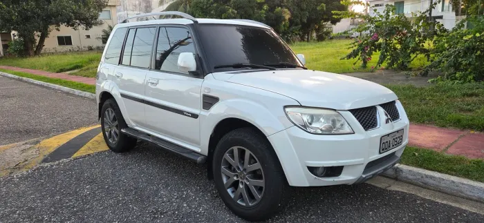 Mitsubishi Pajero TR4 2.0 Flex 16V 4X2 Aut. 2015