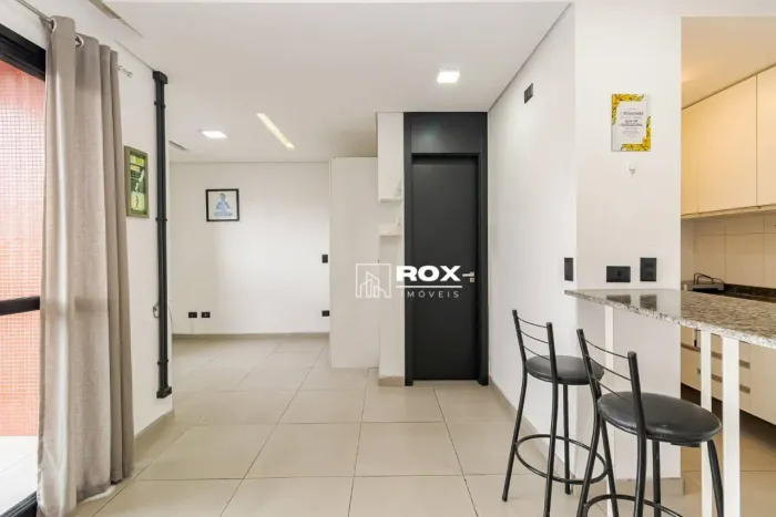 Studio semi-mobiliado com 1 quarto para alugar, 33 m² por R$ 2.400/mês - Rebouças, Curitib