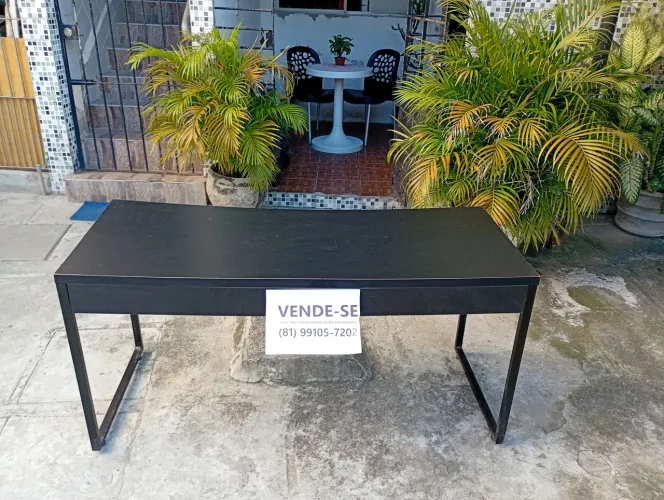 Vende-se mesa/escrivaninha para escritório