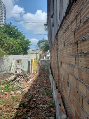 VENDO U M TERRENO NO BAIRRO DA CREMACAO NO VALOR $ 110MIL .