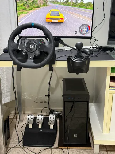 Vendo Kit Volante Logitech G923 + Pedais + Câmbio Logitech em H
