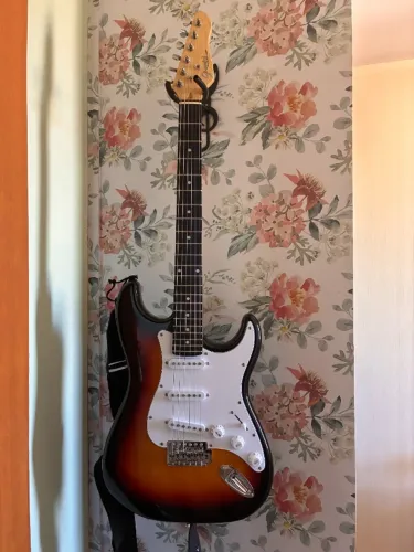 Guitarra Giannini G-100 + Amplificador