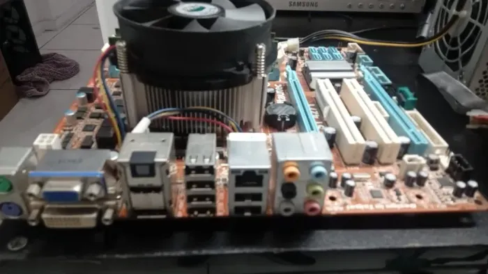 PLACA MÃE ITAUTEC, PROESADOR I5 660 LGA1155 MEMÓRIA DDR3 2 GB