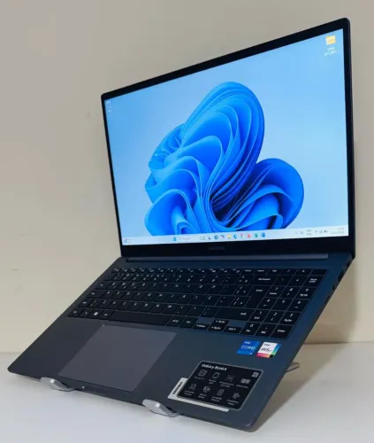 Notebook Samsung book 4 Novo Lançamento i5-13 Geração 8gb RAM DDR5 SSD NVMe M2 512GB