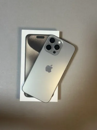 iPhone 15 Pro Max | 256GB Titânio