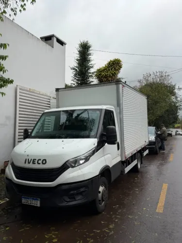 2024 IVECO DAILY CHASSI 55-180 BÁU COM APENAS 50 MIL KM