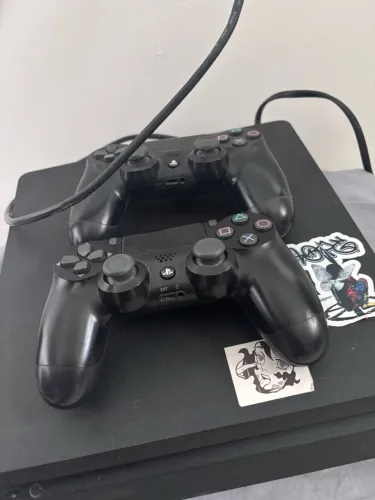 PS4 + 2 CONTROLES + JOGOS