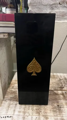 Estojo/caixa em laca preta Champagne Armand de Brignac Brut Gold