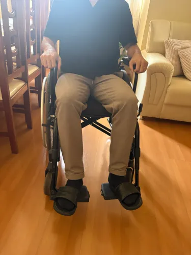 Cadeira de Rodas Ortomobil Dobrável Alumínio Muito Conservada